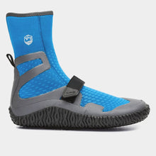 Load image into Gallery viewer, NRS Women's Paddle Wetshoe Poseidon Outside
